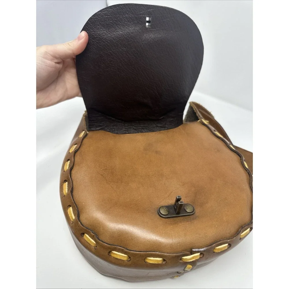 Vintage 1970s Tooled Leather Hand Carved Hand Painted Cougar Purse
